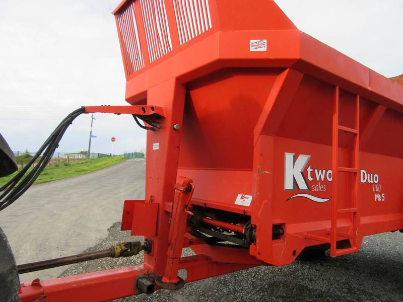 W1752-K-Two-Duo-1100-Muck-Spreader-8