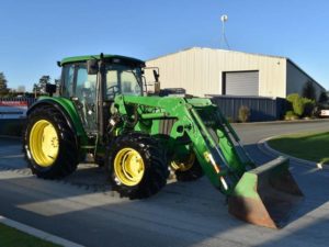 W2074-John-Deere-6420SE-Tractor-Loader-1