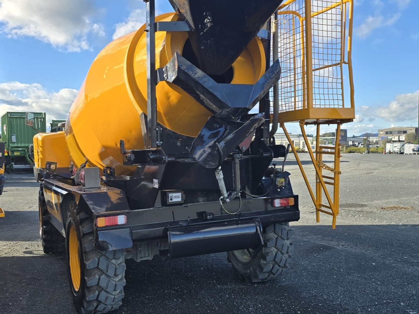 Dieci F7000 Concrete Mixer (11535) - 2 Dieci F7000 Concrete Mixer (11535)
