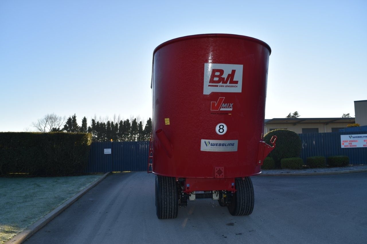 BvL V-Mix 24 (12661) - 5 BvL V-Mix 24 Mixer Wagon (12661)