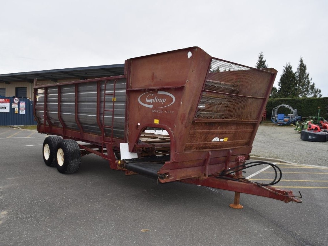 Giltrap MSX 125 Super (15346) - 2 Giltrap MSX 125 Super Silage Wagon (15346)