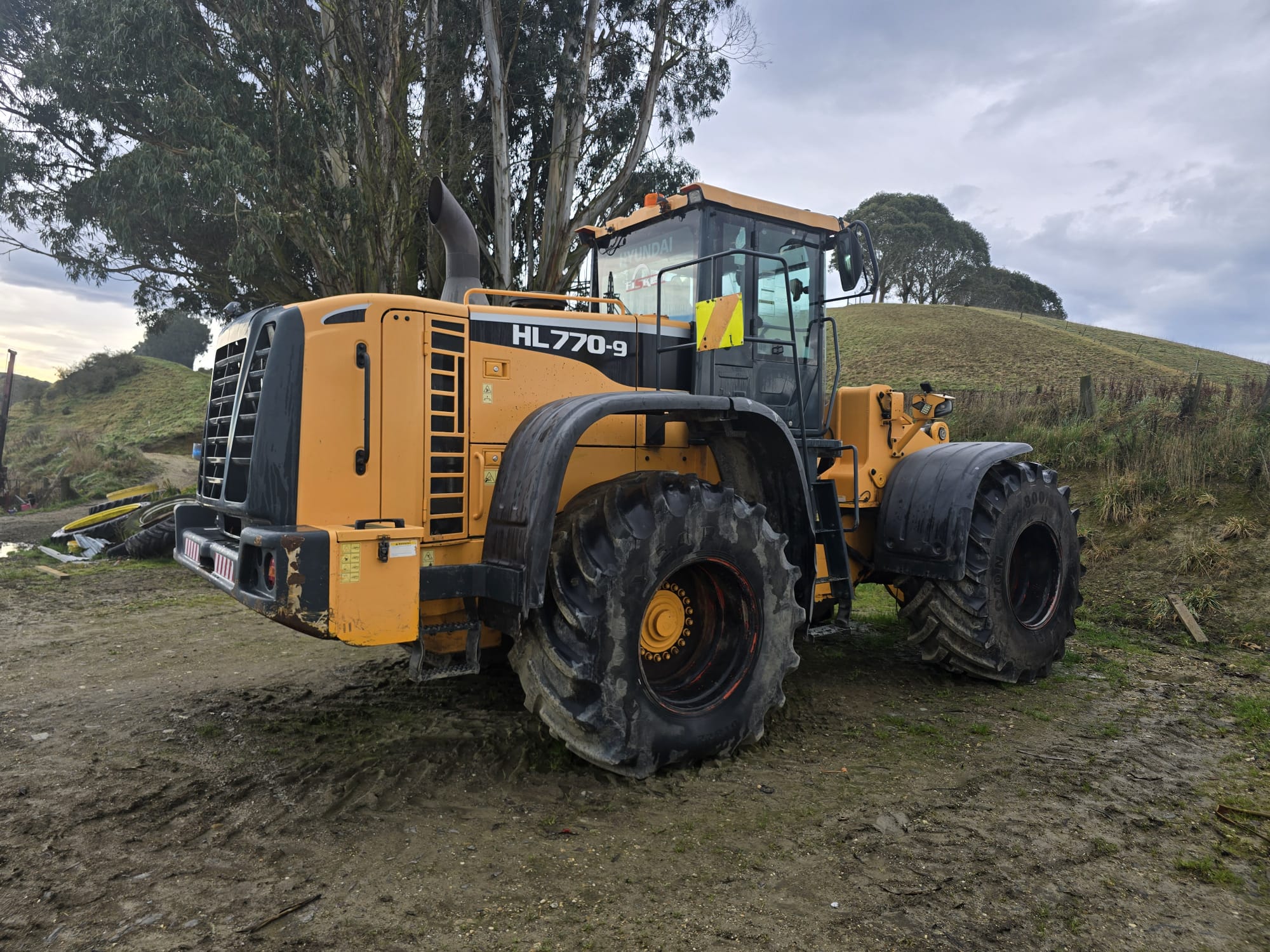 Hyundai HL770-9 Wheel Loader (1) Hyundai HL770-9 Wheel Loader