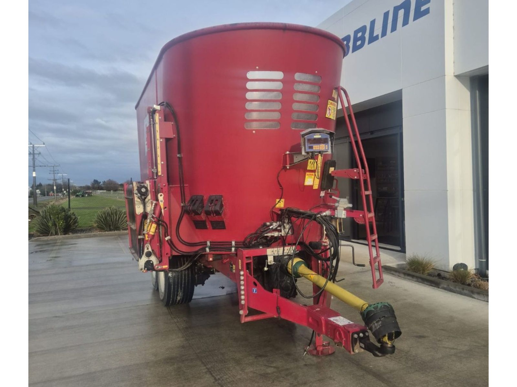 BvL V-Mix 24 (11990) - 1 BvL V-Mix 24 Mixer Wagon (11990)