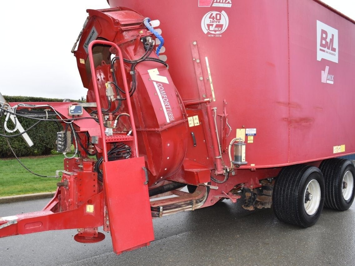 BvL V-Mix 27 (10740) - 9 BvL V-Mix 27 Mixer Wagon (10740)