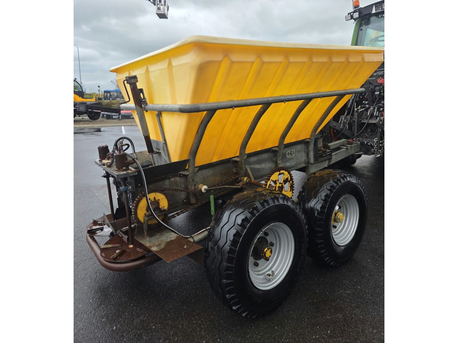 Cub 4000 Fertiliser Spreader (15444) #5 Cub 4000 Fertiliser Spreader (15444)