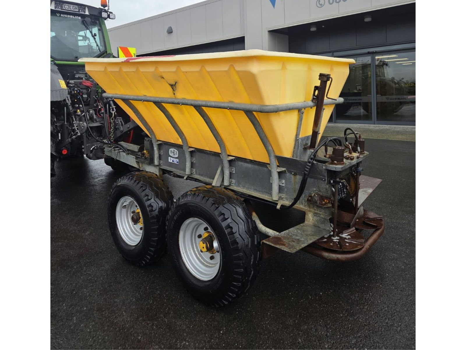 Cub 4000 Fertiliser Spreader (15444) #6 Cub 4000 Fertiliser Spreader (15444)