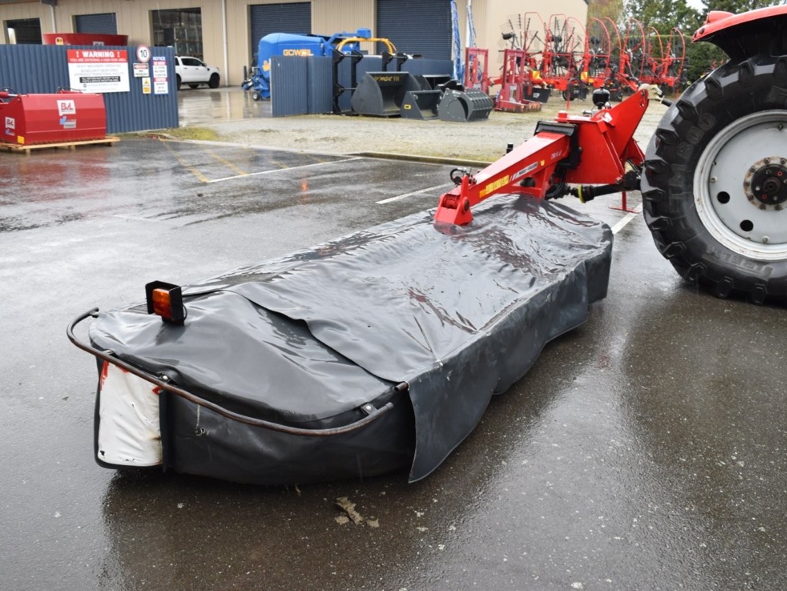Massey Ferguson DM 1354 (15475) # 6 Massey Ferguson DM 1354 Disc Mower (15475)