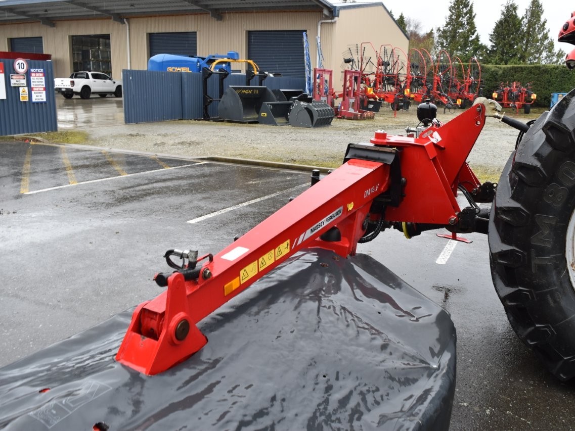 Massey Ferguson DM 1354 (15475) # 7 Massey Ferguson DM 1354 Disc Mower (15475)