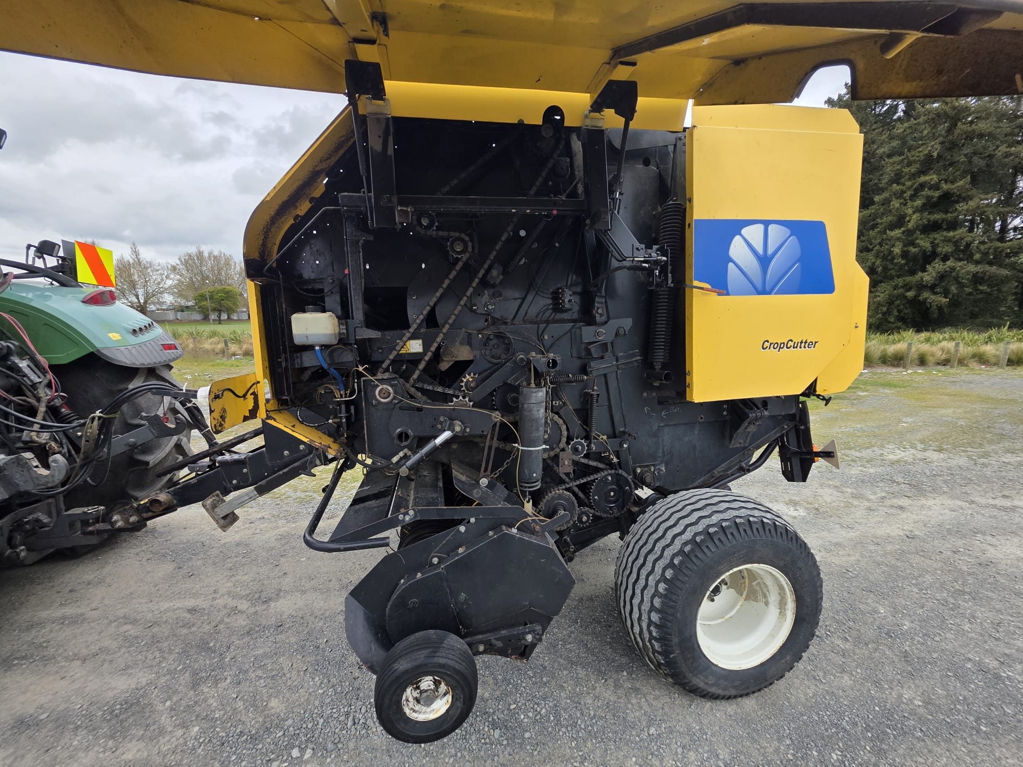 New Holland BR740A (15456) #9 New Holland BR740A Baler (15456)